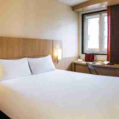 Ibis Paris Pont de Suresnes Rooms