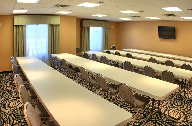 Best Western Plus Airport Inn Suites photo 5