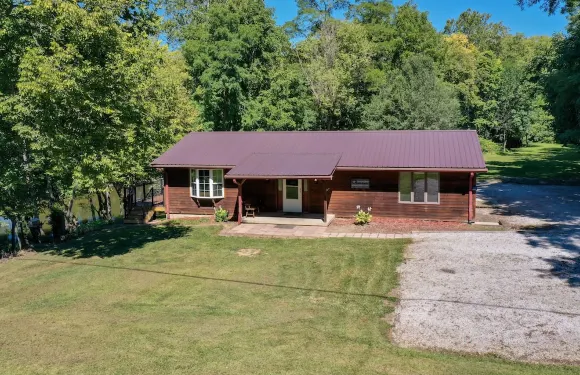 河畔的科温頓小木屋，帶露台和火坑！