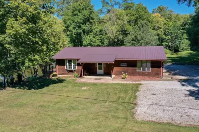 Riverfront Covington Cabin w/ Deck & Fire Pit! Hotels in Newberry Township