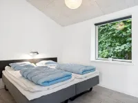 "Gisl" - 1.3km from the Sea