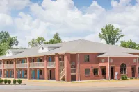 Days Inn by Wyndham Tupelo