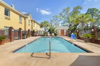 Best Western Plus Bradbury Inn  Suites - Pools