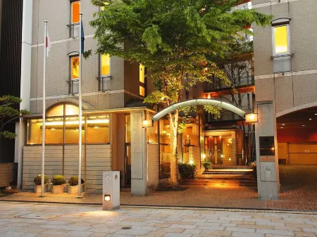 Hotel Patio Dogo Отели рядом с достопримечательностью «Bocchan Wind up Clock»