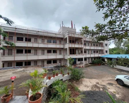 Walstar's Castle View Hotels in Panhala