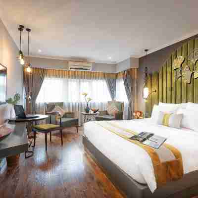 Hanoi Center Silk Hotel & Travel Rooms