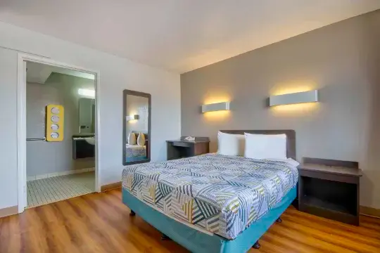 法明頓6號汽車旅館