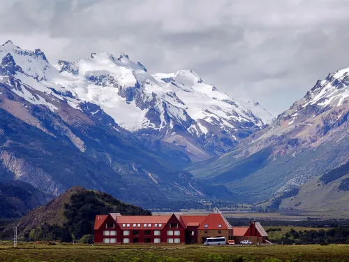 Los Cerros del Chaltén Boutique Hotel - parking