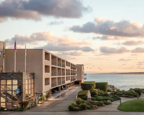 Monterey Bay Inn Отели рядом с достопримечательностью «Район «Консервный ряд»»