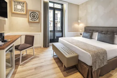 Catalonia Puerta del Sol Hotel in zona Iglesia Santa Cruz