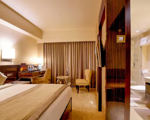 Sai Palace Grand, Malad Hotels in der Nähe von Strand Aksa