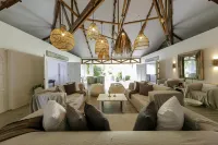 Ocean Vida Beach and Dive Resort Các khách sạn ở Daanbantayan