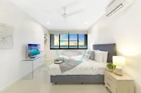 Zen Ocean Charm 3BR Luxury W/front Apt Pool + BBQ