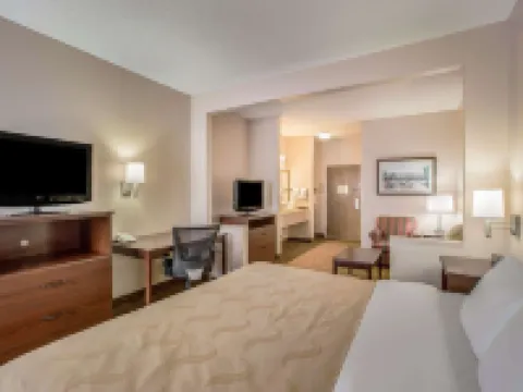 Quality Inn & Suites Lawrence - University Area Hotels in Lawrence