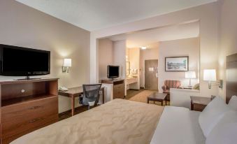 Quality Inn & Suites Lawrence - University Area