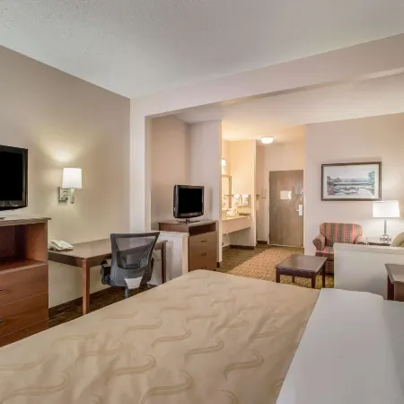Quality Inn & Suites Lawrence - University Area