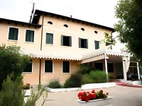 Hotel Villa Sara Hotels near Chiesa Parrocchiale di San Pietro Apostolo
