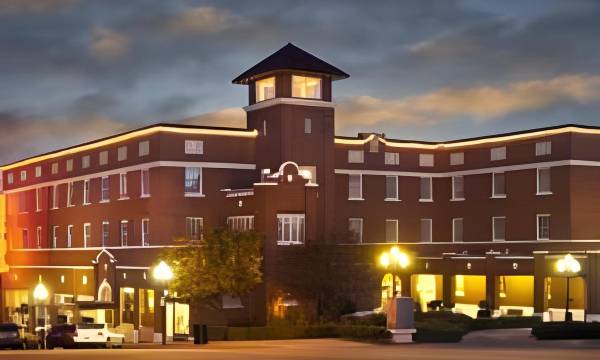 Hassayampa Inn