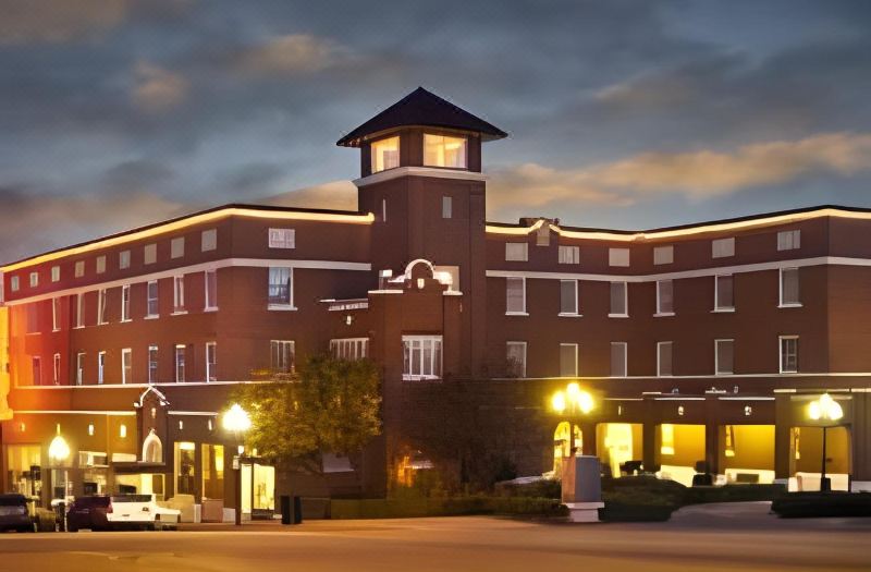 Hassayampa Inn
