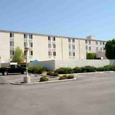 デイズ イン & スイーツ バイ ウィンダム フラートン Hotel Exterior