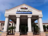 Baymont by Wyndham Port Arthur/Groves Area Hotels near Central Mall