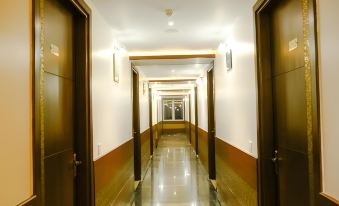 Hotel Taj Heights