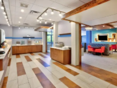 Holiday Inn Express & Suites New Castle by IHG Hotels in Lawrence County
