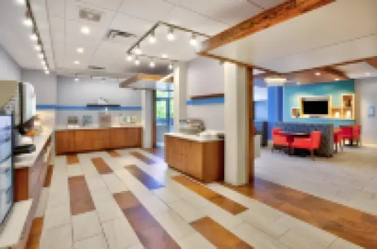 Holiday Inn Express & Suites New Castle by IHG