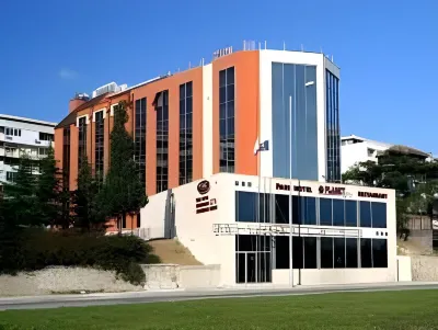 Amiral Hotel Hotels near Navel