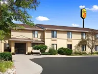 Super 8 by Wyndham Germantown/Milwaukee Các khách sạn ở Menomonee Falls