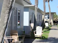 Shoreline Suites & Cabana Cottages – Beachfront