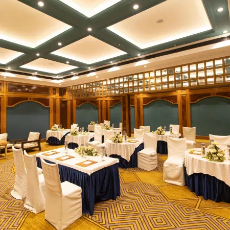 Polo Floatel Kolkata Отели рядом с достопримечательностью «Консульство США»