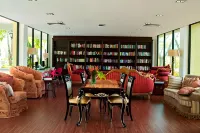 Orchard Go- Daddy Nature Safari Glamping Melaka Hotels in Brisu