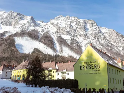 Apartment in Eisenerz for 12 People Hotels near Schloss Leopoldstein