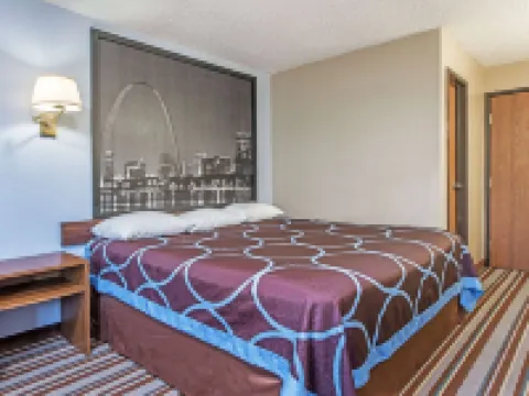 Super 8 by Wyndham Sullivan Hotels in Sullivan