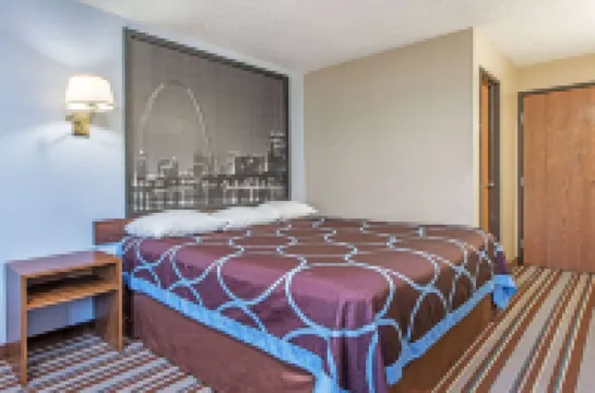 Super 8 by Wyndham Sullivan