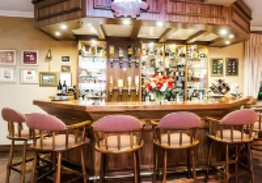 The Woodpecker Inn
