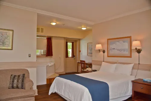 Isaiah Tubbs Resort & Conference Centre Hotels in Prince Edward County