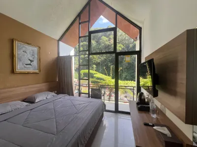 Kampung Karuhan Eco Green Park Sumedang Hotel dekat Kampung Karuhun ECO Green Park Sumedang