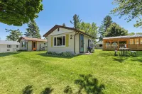 Chippewa Bluffs Resort Hotels near Artworks