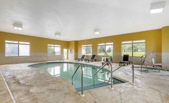 Comfort Inn & Suites Grinnell Near I-80