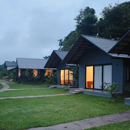 Bendheka - Cliff Front Cottages Coorg Отели в г. Беттакери
