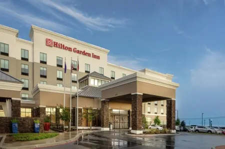 Hilton Garden Inn San Antonio/Live Oak Отели в г. Лайв Ок
