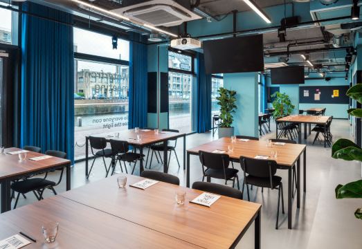 더 소셜 허브 공용 라운지