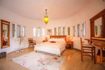 4-bedroom villa with amazing views Lapta Coastal Walkway附近的飯店