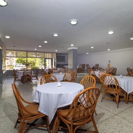 Hotel Axis Inn by Geh Suites