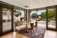 Clarion Pointe Morrow - Atlanta South Hotels in Morrow