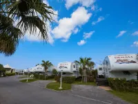 우드 페커 나키진 Nakijin Seaside Camping Grounds 주변 호텔