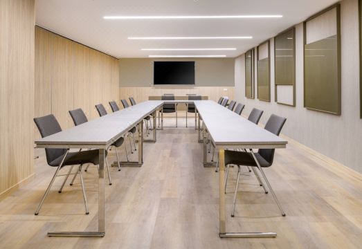 2. AC 호텔 테네..