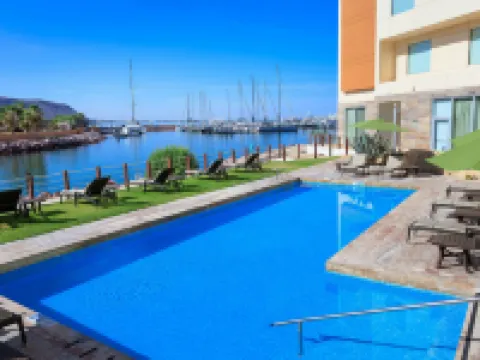 コートヤード バイ マリオット ラ パス バハ カリフォルニア スル ラパスのホテル